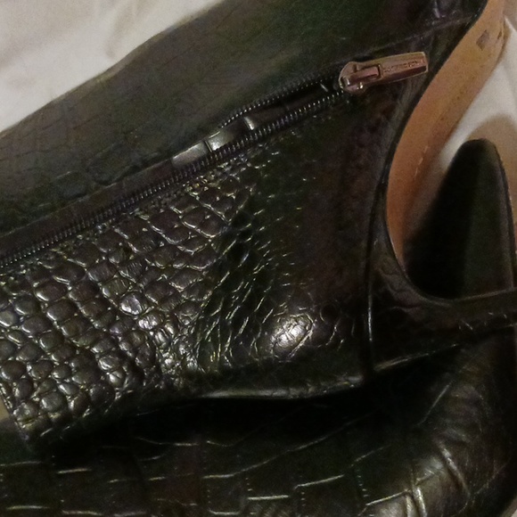 Size 8 m Vince Caputo boots zipper side leather uppers - Picture 5 of 6